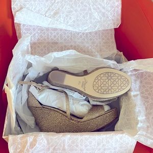 BADGLEY MISCHKA- GOLD JEWEL PLATFORM SANDAL